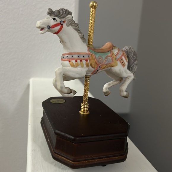🖤1990s CAROUSEL COLLECTION 2ND EDITION music box ▪️Decor purpose - Picture 4 of 15